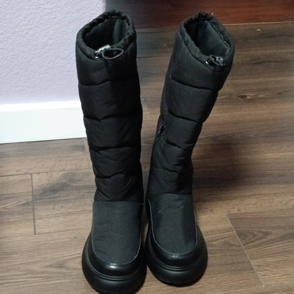Forever 21 Boots size 7